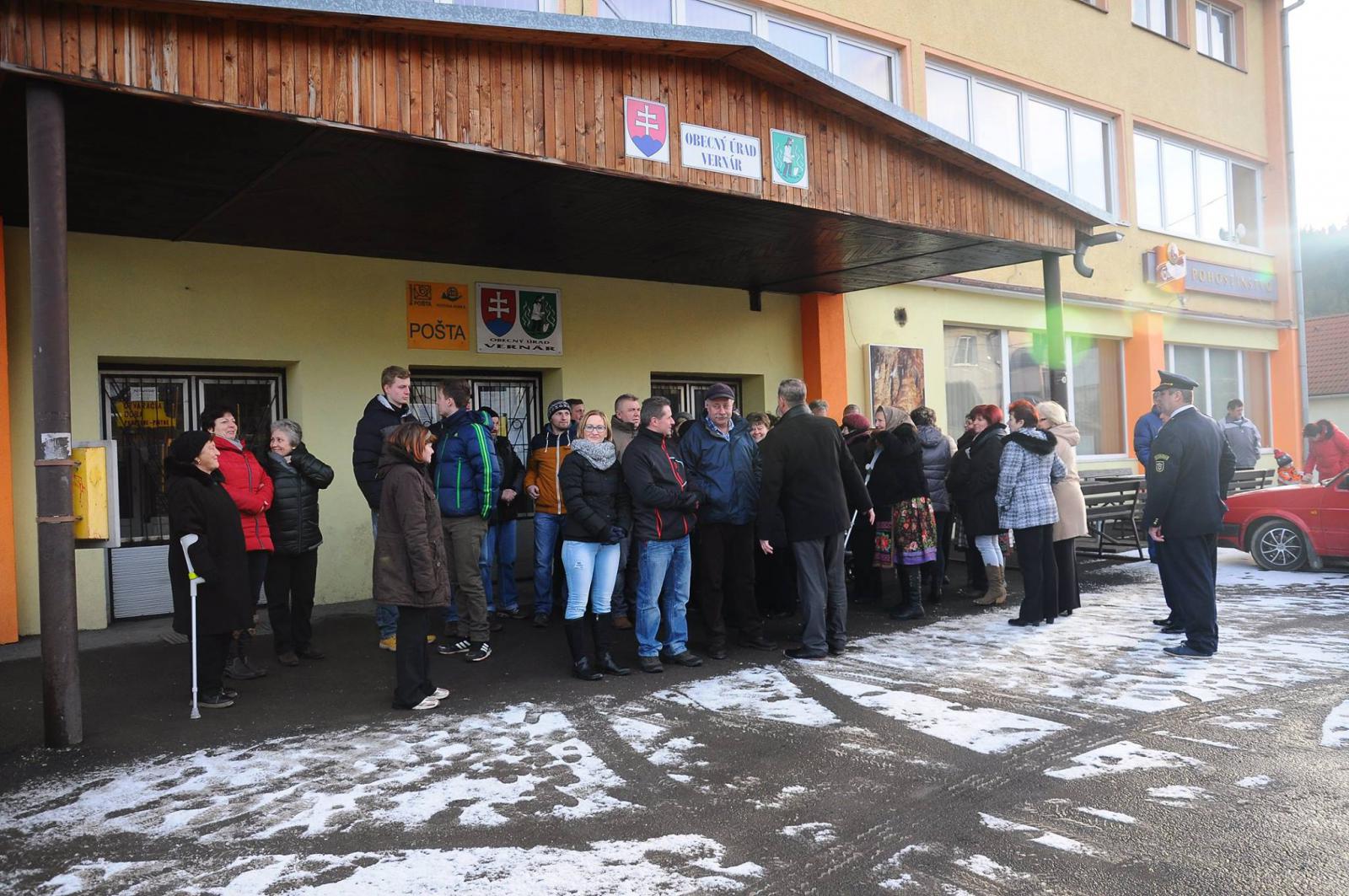 Fotogaléria Oslavy oslobodenia obce - zimný výstup na Koľvač, 30.1.2016, Autor: Vladimír Alexa (37) Oslavy oslobodenia obce - zimný výstup na Koľvač, 30.1.2016, Autor: Vladimír Alexa